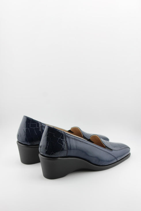 DFC Relax Crocodile Embossed Wedge Loafers
